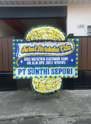 Papan Bunga Duka di Pantai Timur