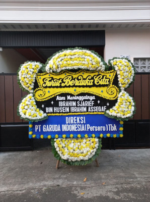 Papan Bunga Duka di Pantai Timur